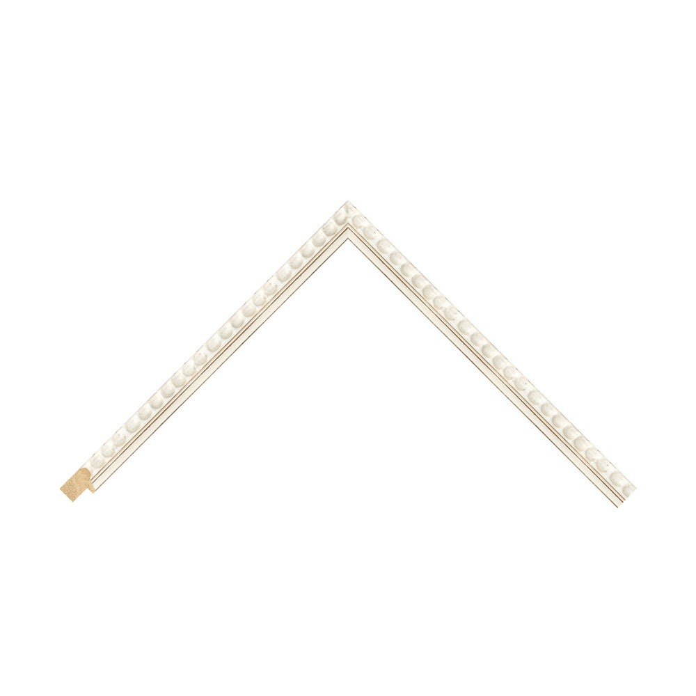 White Wood Bobbin / 20mm x 25mm detail