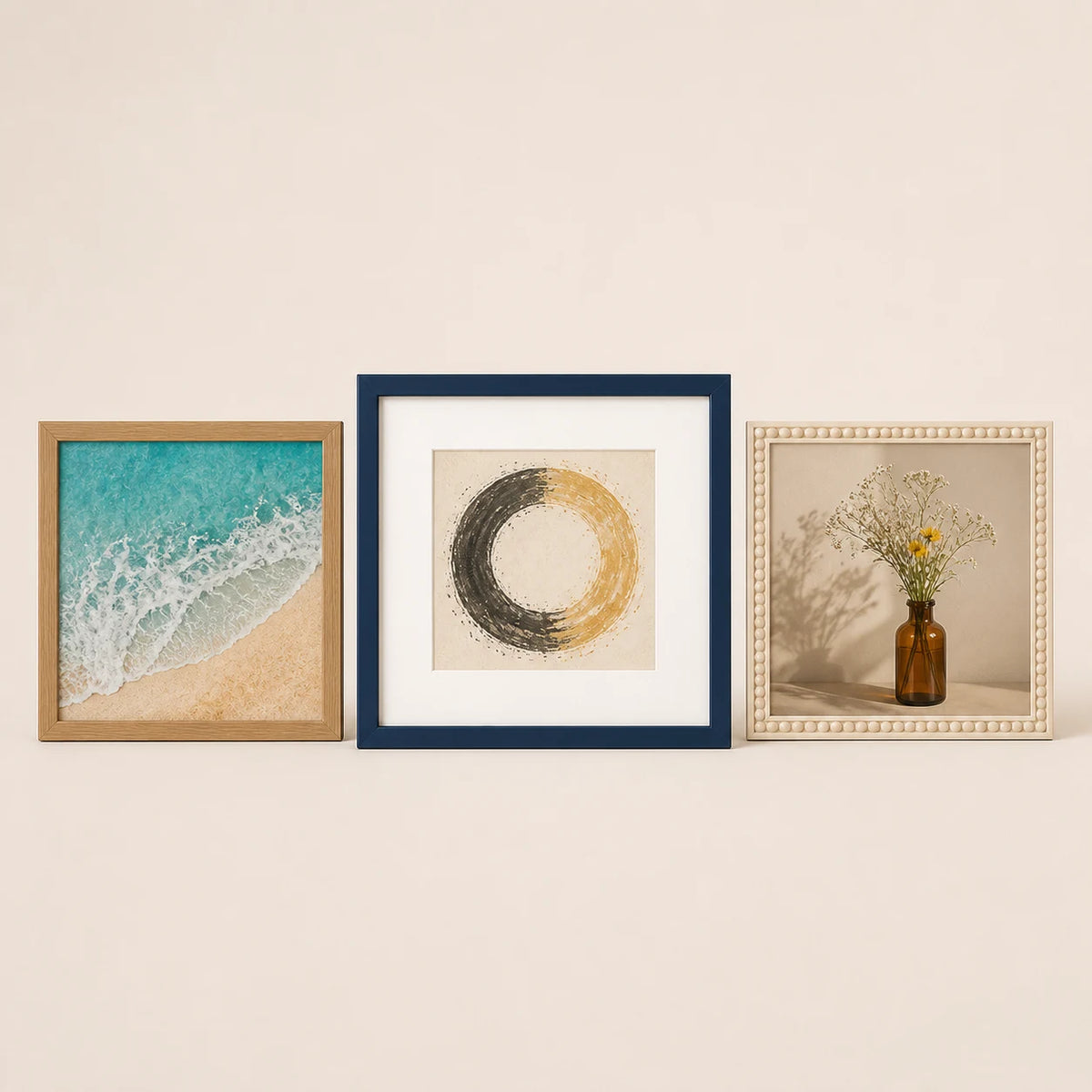 Two 20 by 20 centimeter frame-only options beside a 25 by 25 centimeter frame with a 20 by 20 centimeter mount opening