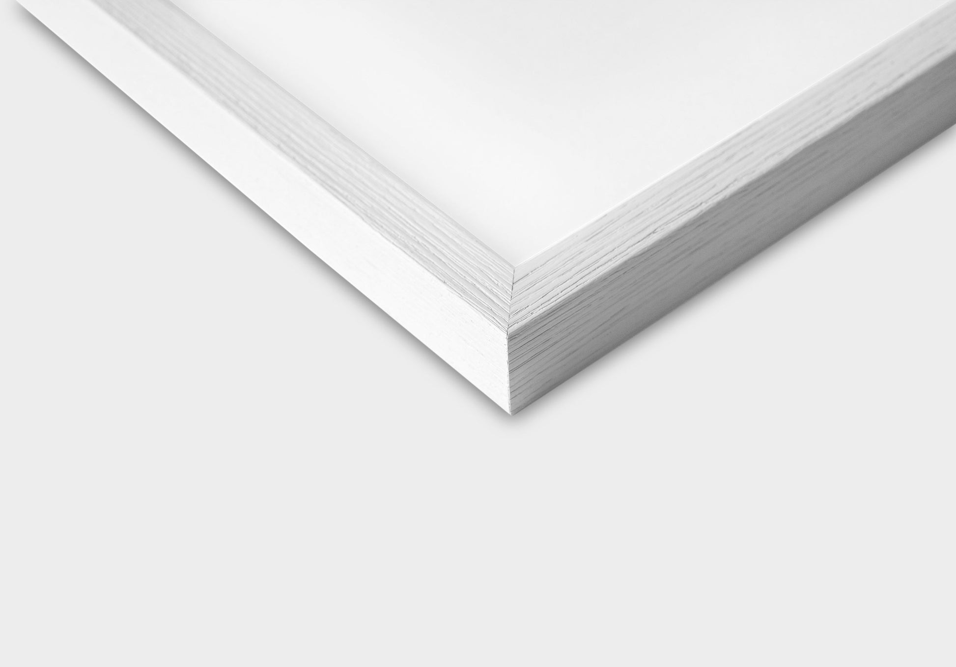 Quadrum veneered white frame corner detail